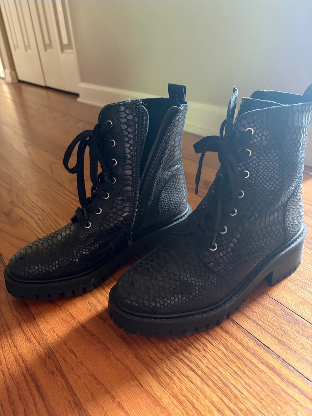 Crown Vintage Black Snake Skin Patterned Suede Lace-Up Boots